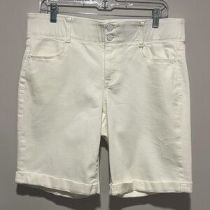 Apt. 9  Bermuda, White shorts, size 12